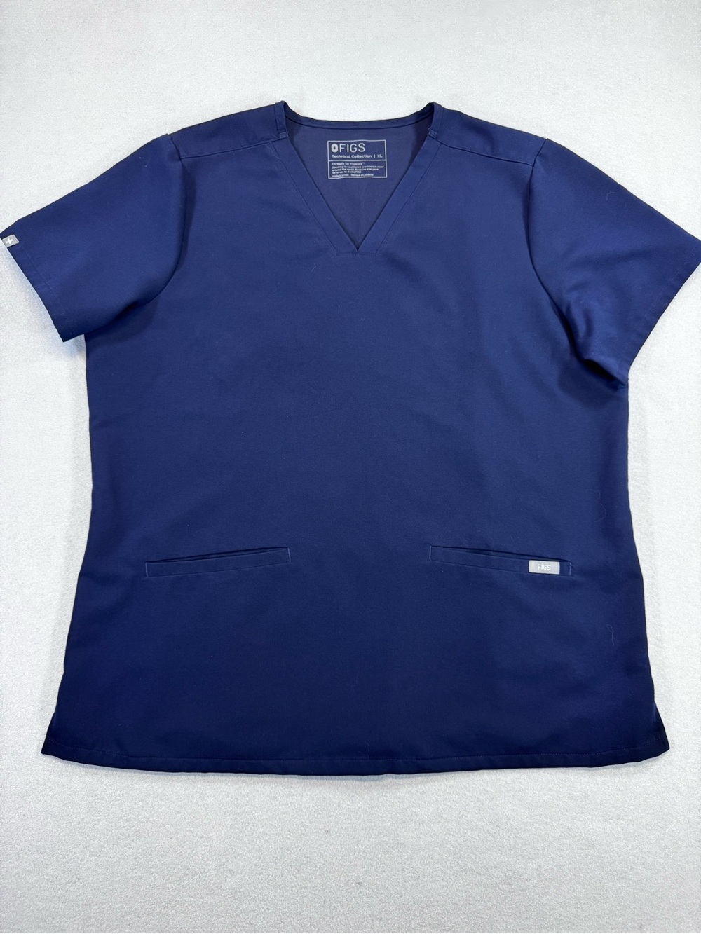 FIGS Women’s Casma XL Navy Scrub Top